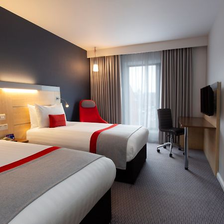Holiday Inn Express Cheltenham Town Centre By Ihg Exterior photo