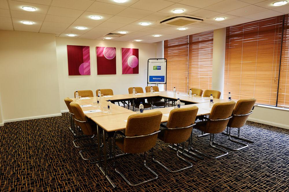 Holiday Inn Express Cheltenham Town Centre By Ihg Exterior photo