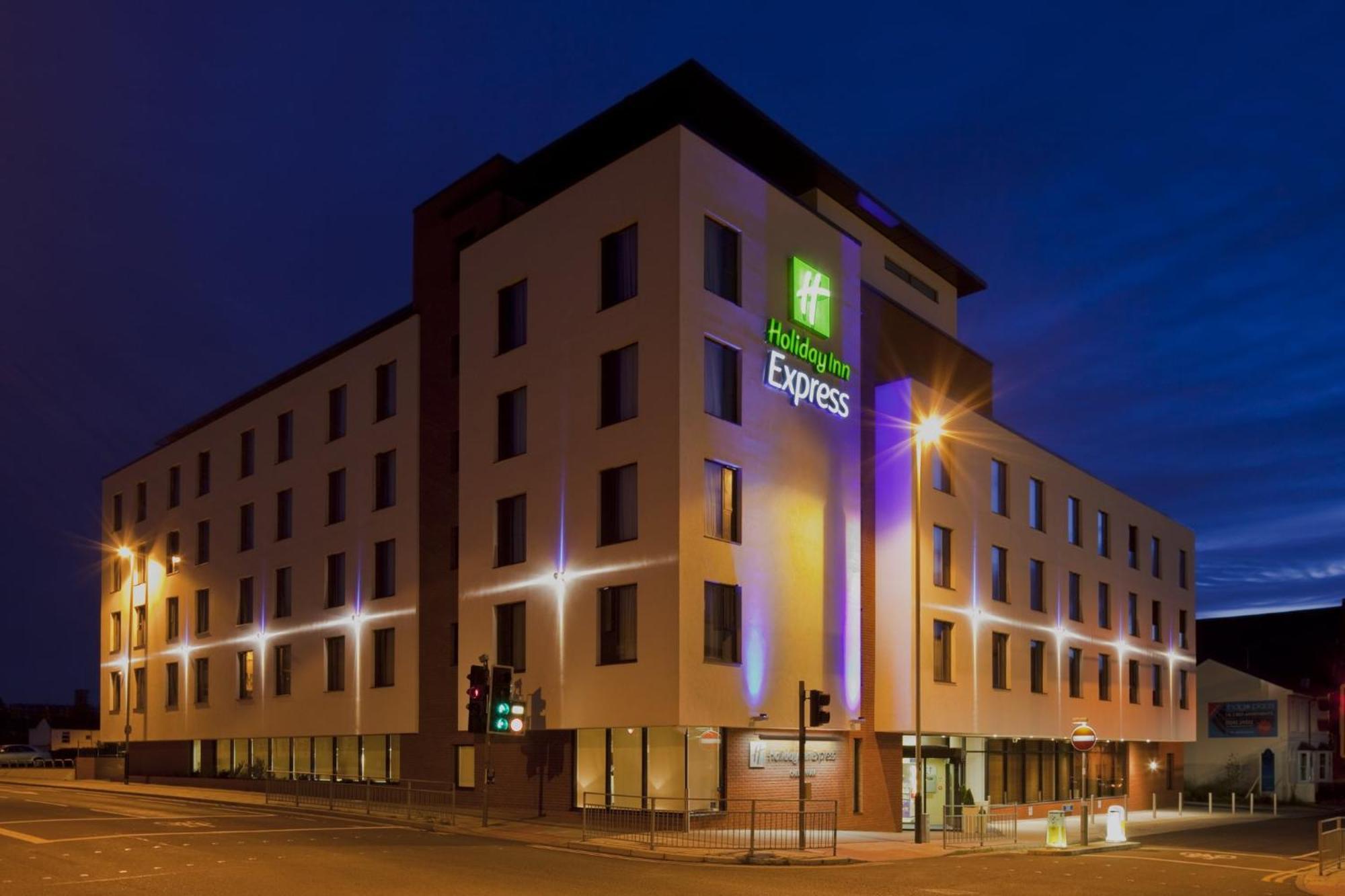 Holiday Inn Express Cheltenham Town Centre By Ihg Exterior photo