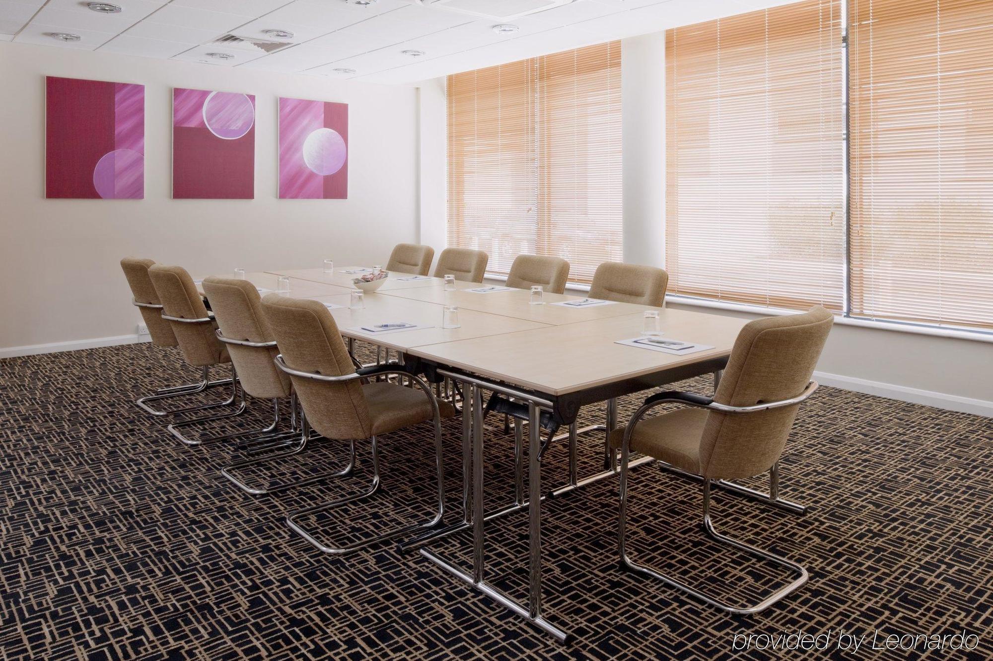 Holiday Inn Express Cheltenham Town Centre By Ihg Facilities photo