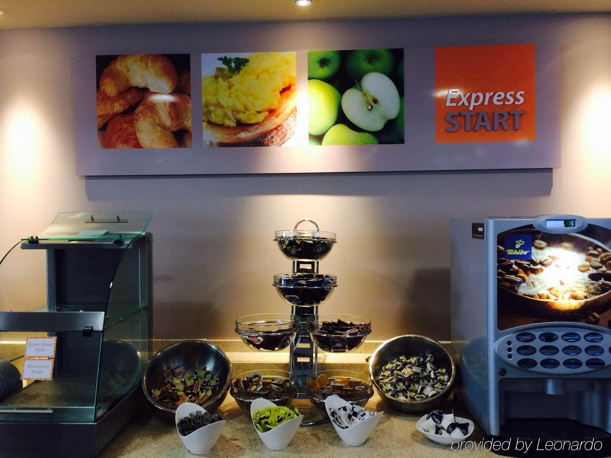 Holiday Inn Express Cheltenham Town Centre By Ihg Exterior photo