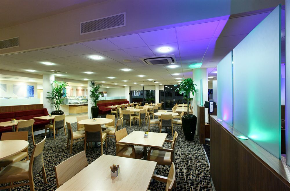 Holiday Inn Express Cheltenham Town Centre By Ihg Exterior photo