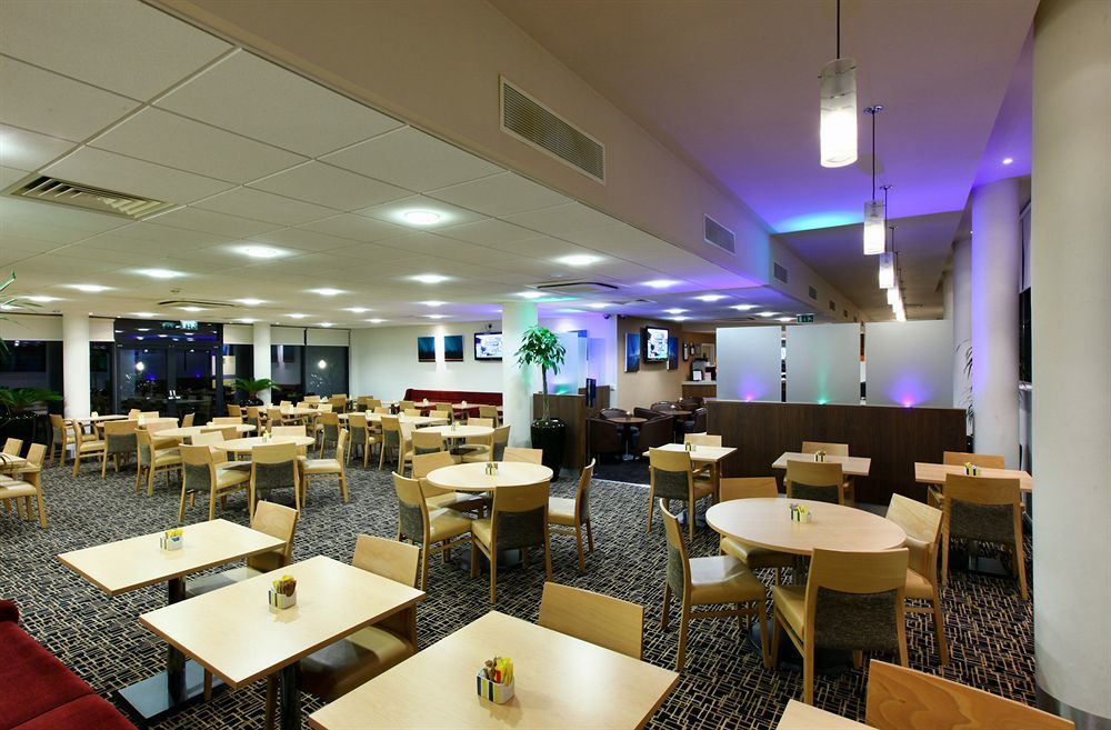 Holiday Inn Express Cheltenham Town Centre By Ihg Exterior photo