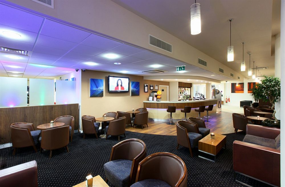 Holiday Inn Express Cheltenham Town Centre By Ihg Exterior photo