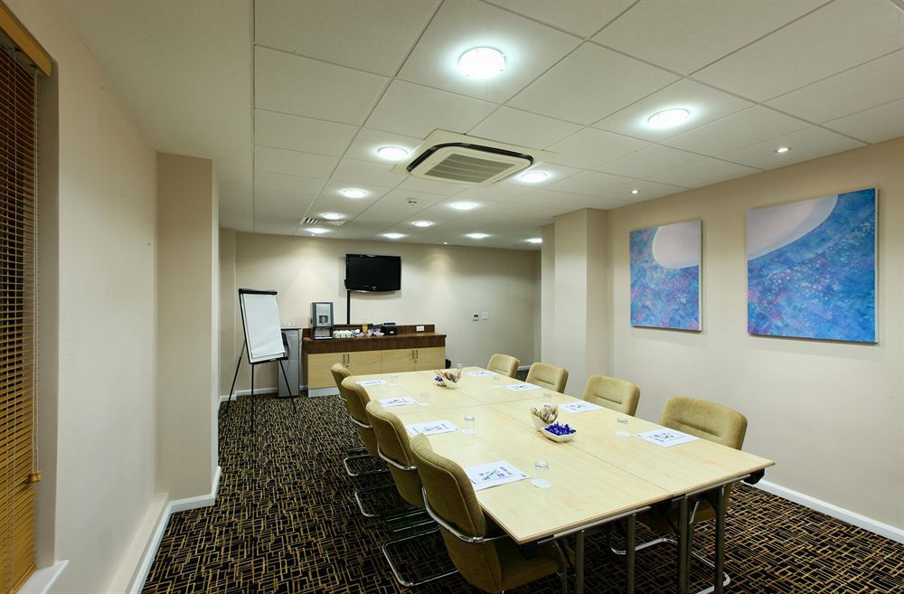Holiday Inn Express Cheltenham Town Centre By Ihg Exterior photo